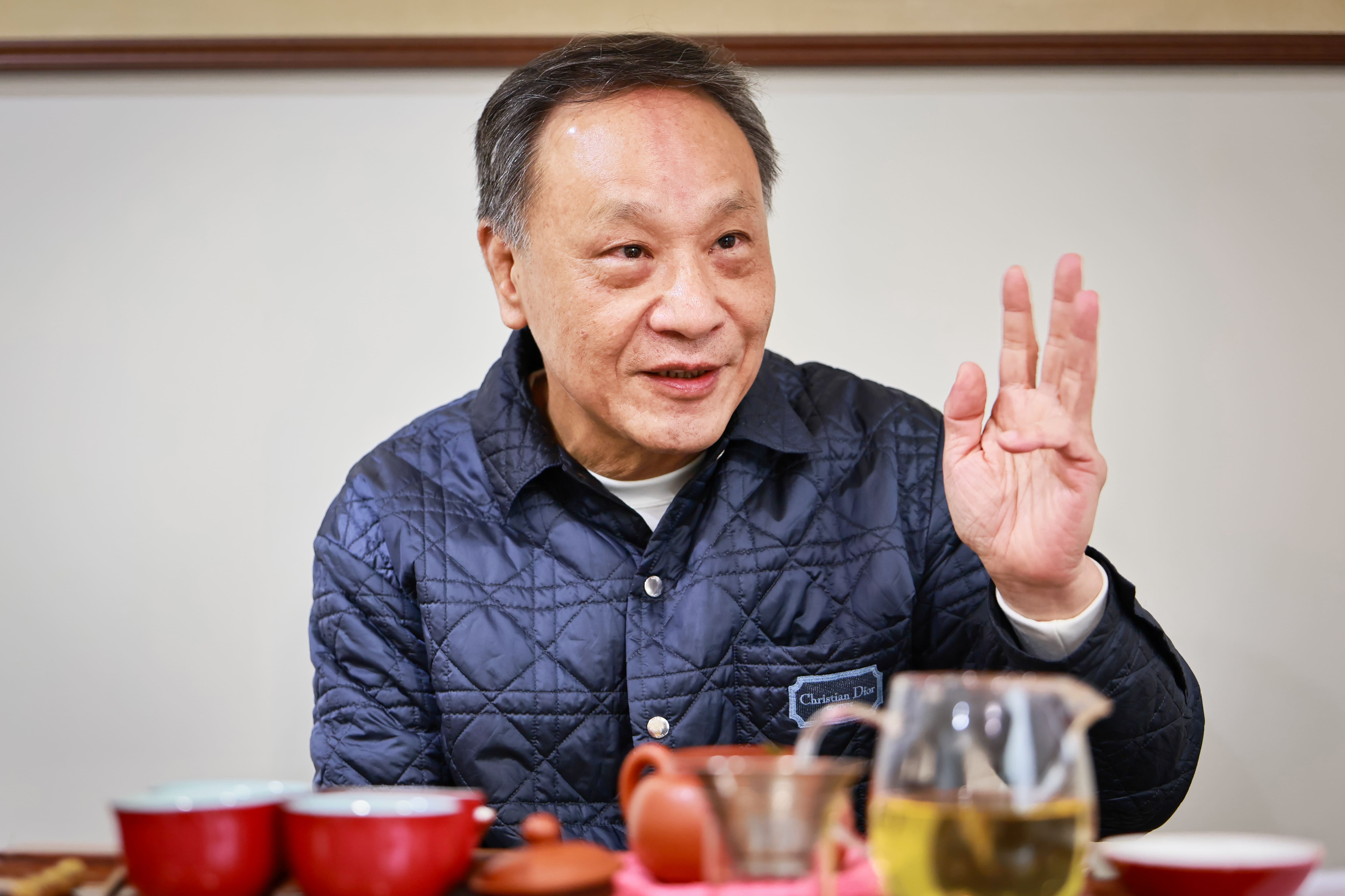 景文營造總經理王派然對員工說，「移工要來了，我們不是嘴巴說要平等看待，心裡面卻是不平等。」