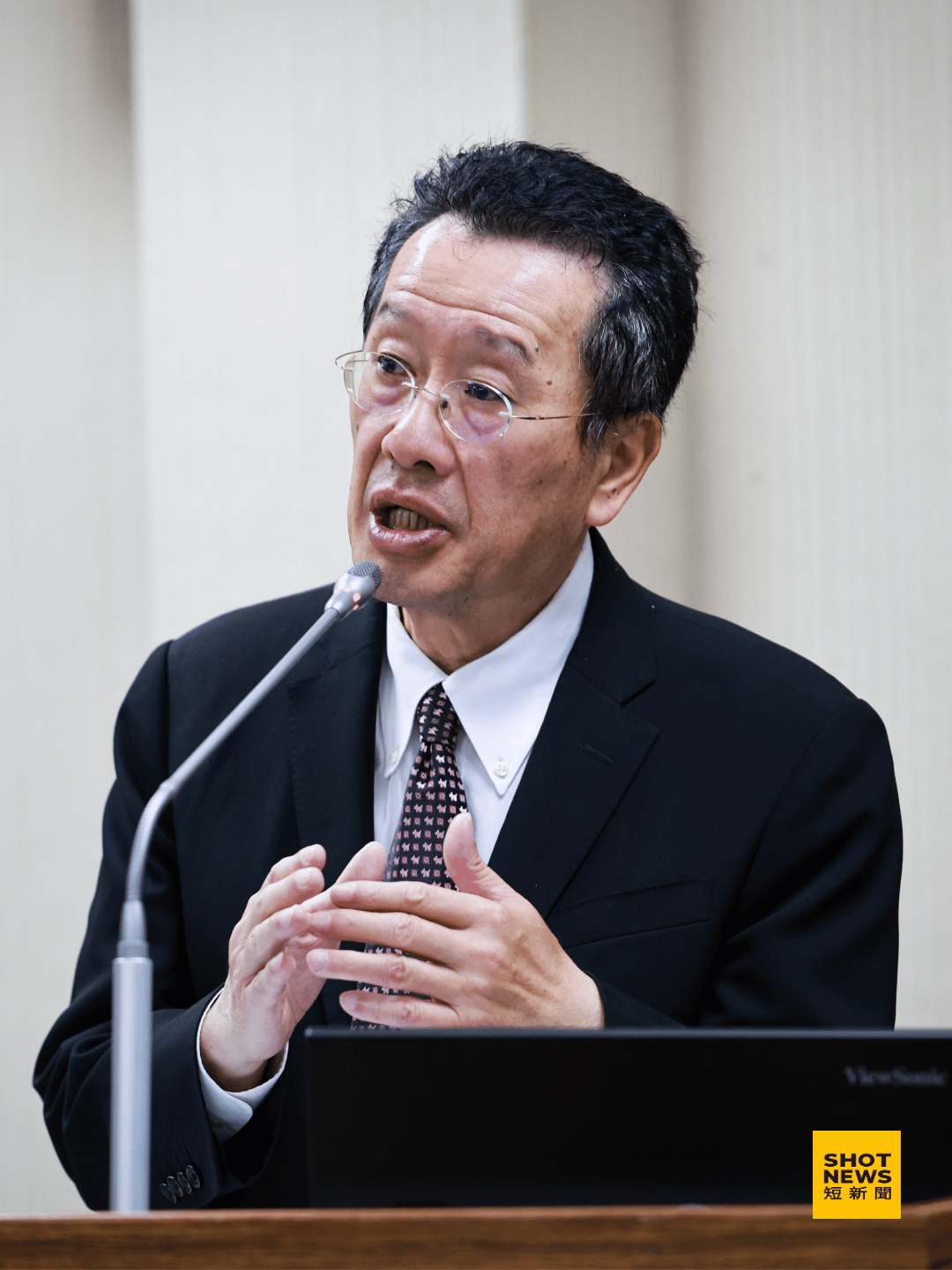 保迭代更新 顧立雄：20萬架無人機分批買