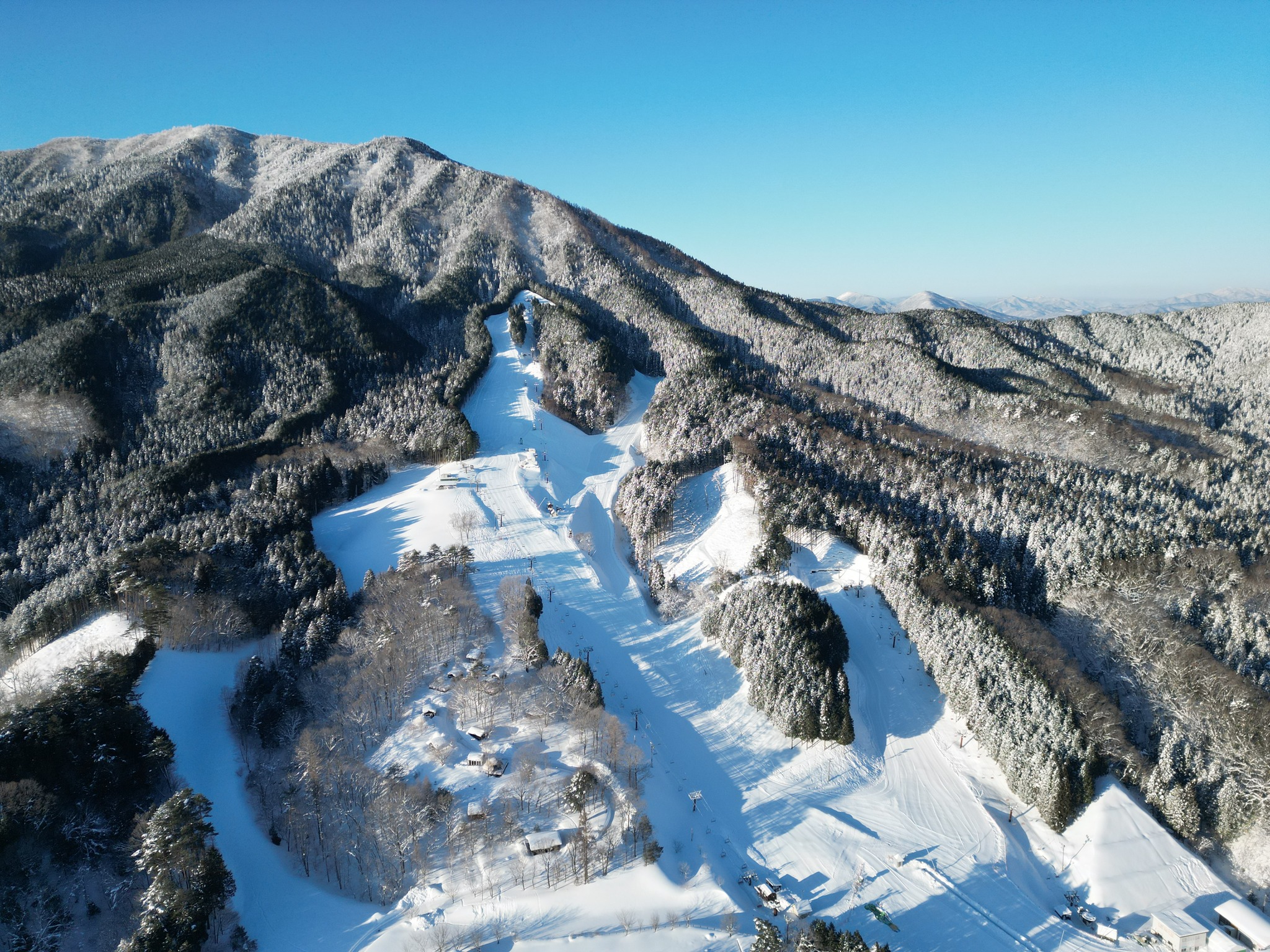 日本岡山IBUKINOSATO滑雪場冬日美景(圖片/擷取自FB粉絲專頁)