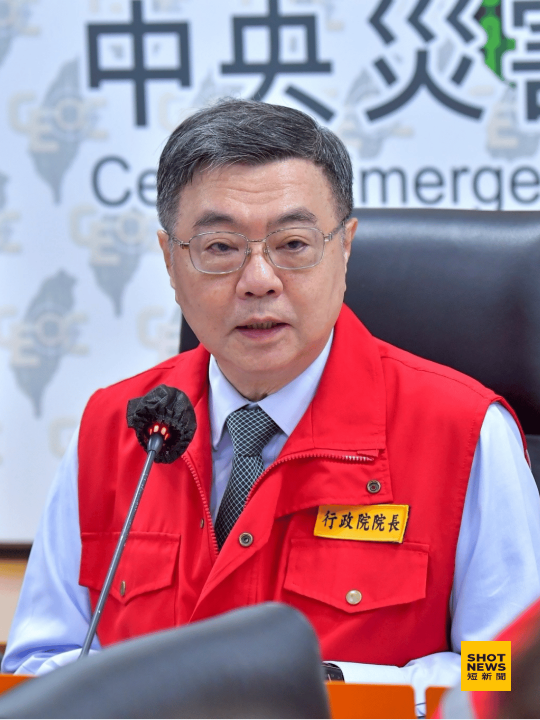 行政院拍板紓困 攤商可獲三萬補助