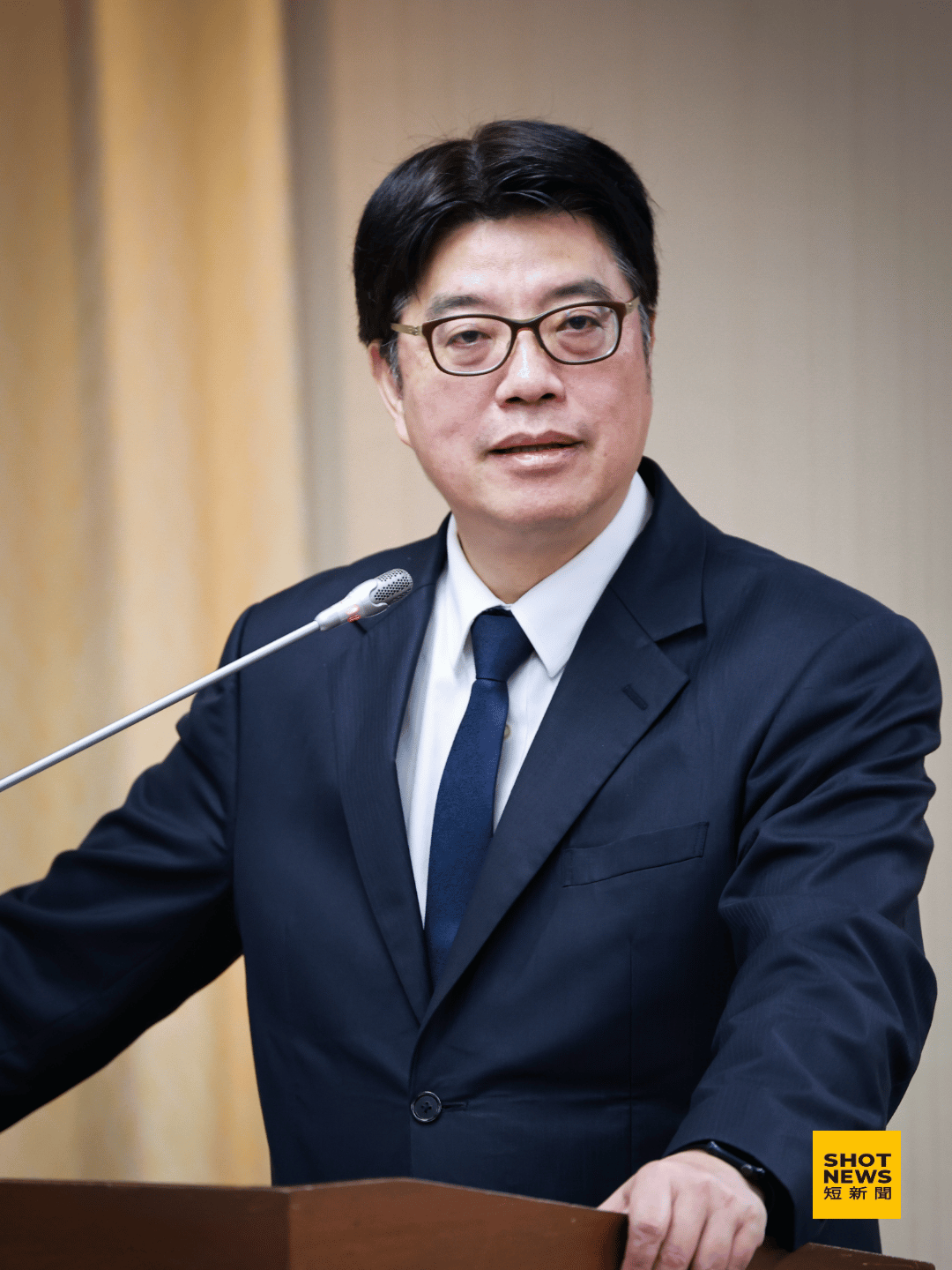 陸委會主委邱垂正強調法律規定就職前必須放棄原國籍,這是對國家忠誠的體現。(劉祐龍攝影)